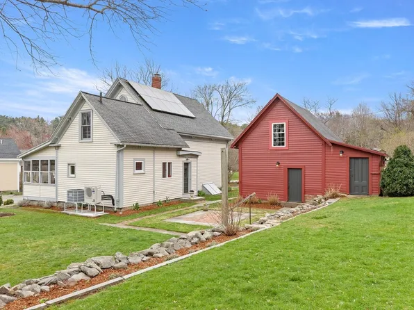 35 Addison St, Essex, MA 01929