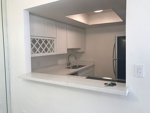 4th image of 8649 E Royal Palm Rd Unit 112