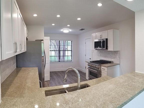 4th image of 12312 Yarmont Way