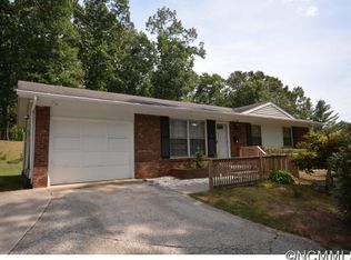 13 Evelake Dr, Asheville, NC 28806