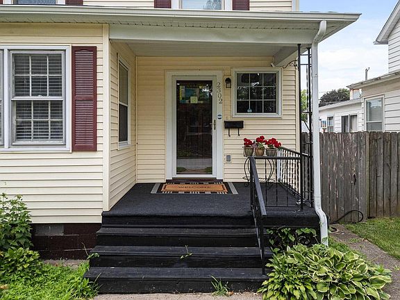 3rd image of 2302 Western Ave