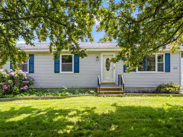 315 Windsor Road, Chelsea, ME 04330