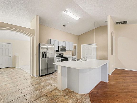 2nd image of 2259 Cogan Drive SE