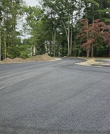2nd image of 33 Lili Way