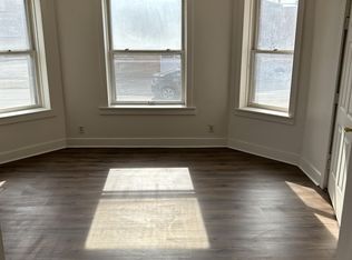 417 E Cook St #A, Springfield, IL 62703