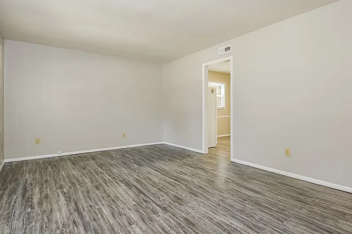 1712 Gavin Dr — Photo 4