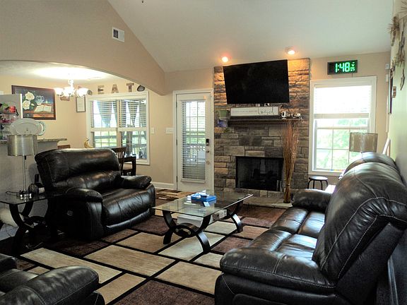 3rd image of 1144 Stillwood Dr