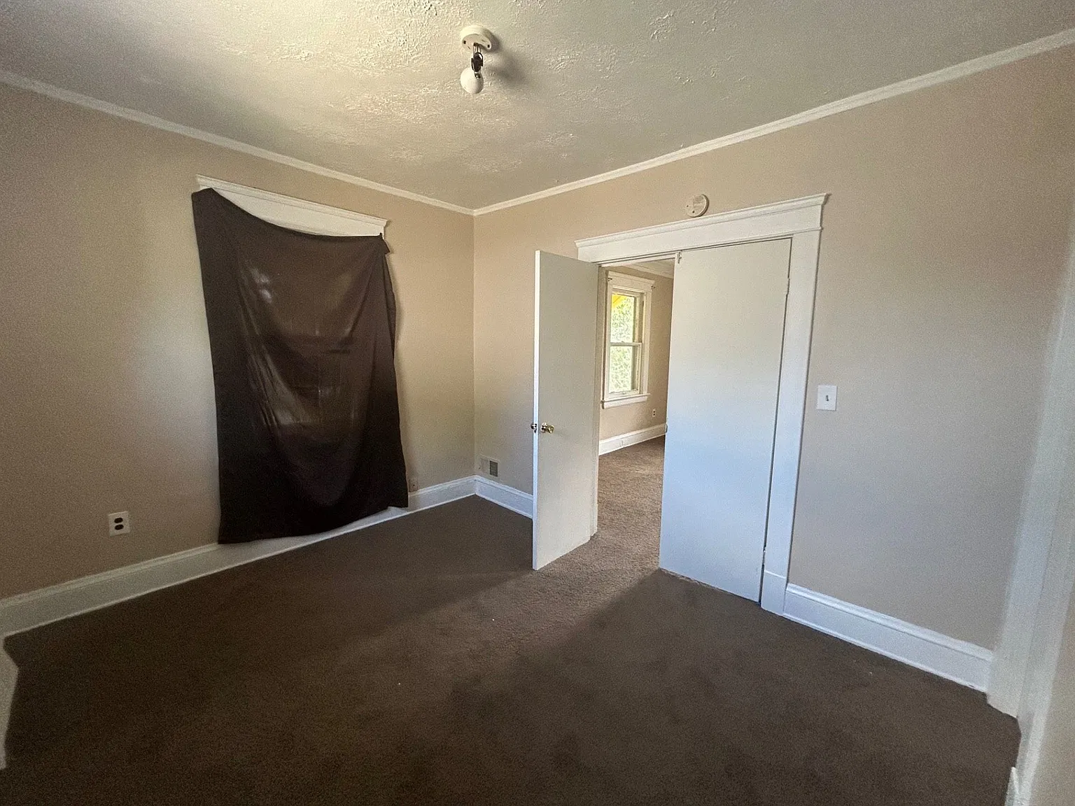 Charming 2-Bedroom Property in Prime Location — Photo 4