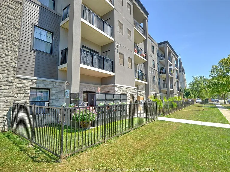 207 Brock St #319 — Photo 9