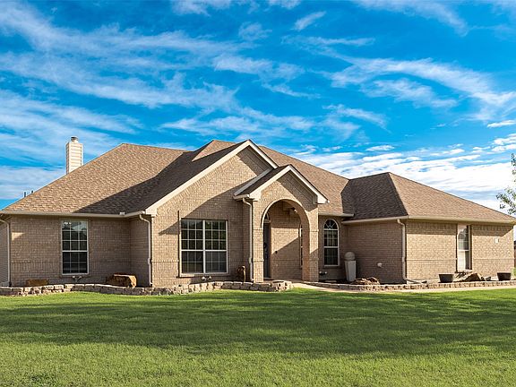 2nd image of 103 Springfield Ln