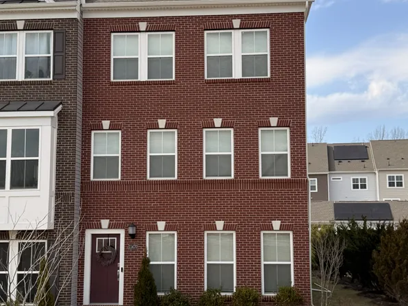 11470 Saint Luke Dr, White Plains, MD 20695