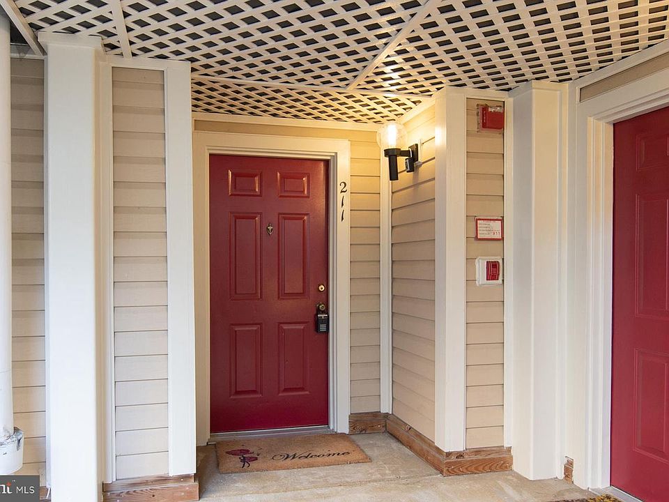 1st image of 240 S Reynolds St APT 211