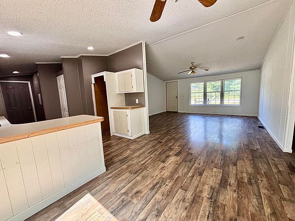 5th image of 4973 Helen Dr