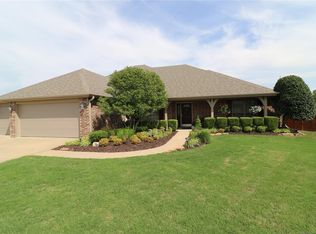 318 N Parkhill Loop, Bartlesville, OK 74006