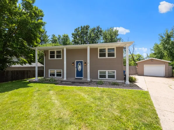 231 Scandia Cir, Des Moines, IA 50315