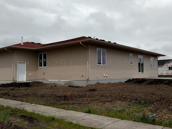 3rd image of 2306 Harbor Ln W