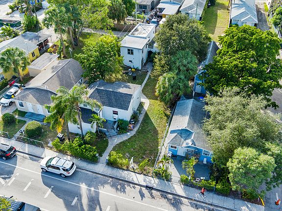 2nd image of 19 S E Street