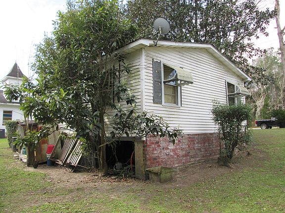 Exterior Features