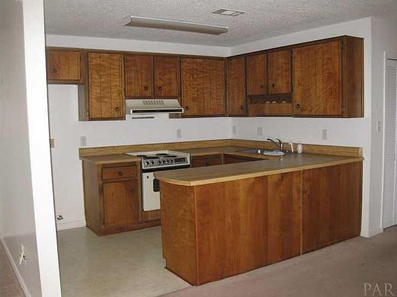 2nd image of 2820-2822 Villa Woods Cir