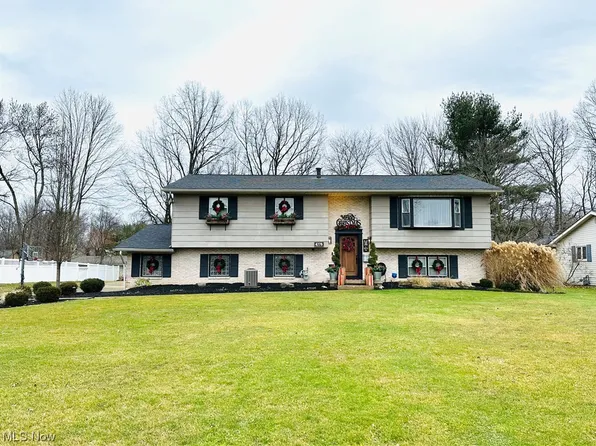 4775 Logan Arms Dr, Youngstown, OH 44505