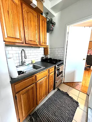 Rented by City Connections Realty | media 4