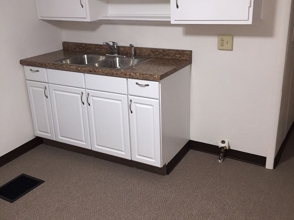 2nd image of 103 Jackson St