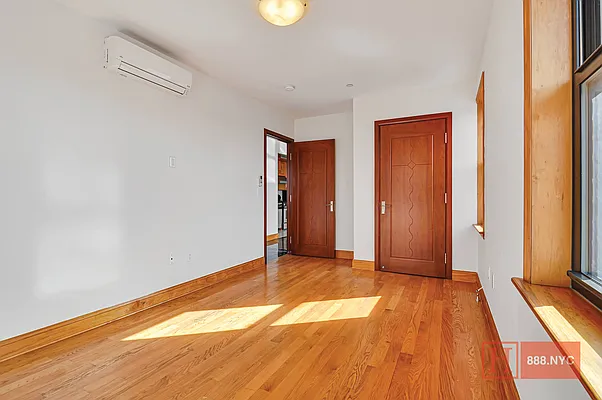 Rented by Happy 8 Realty | media 10