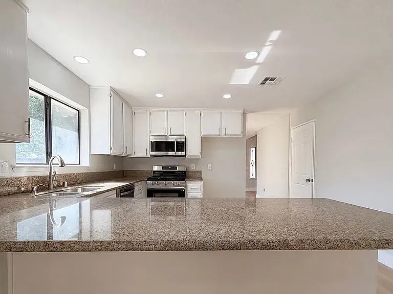 42349 Willeta Ave — Photo 3