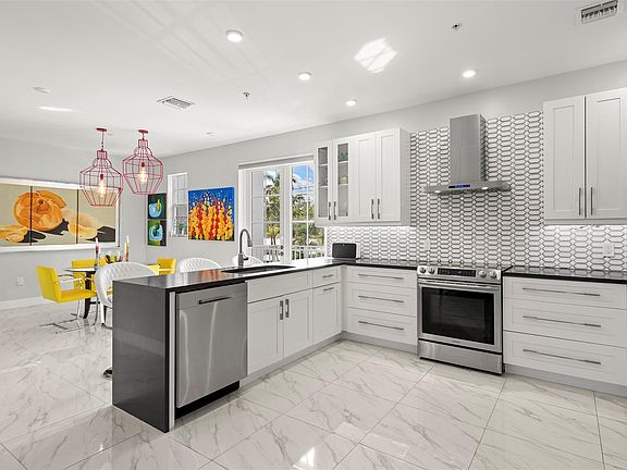 3rd image of 2725 NE 8th Avenue #108