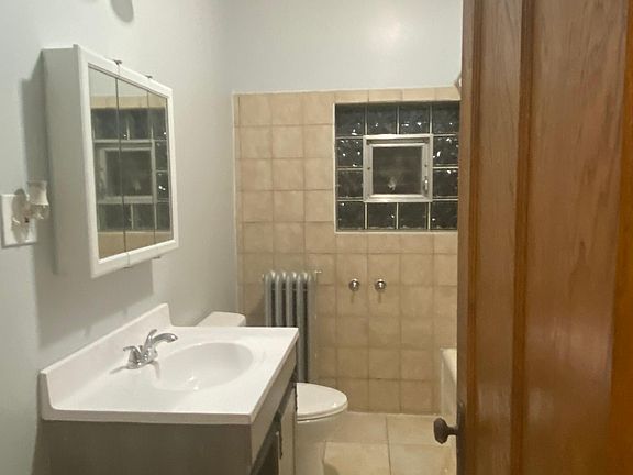 4th image of 2105 Gunderson Ave #1 & 2