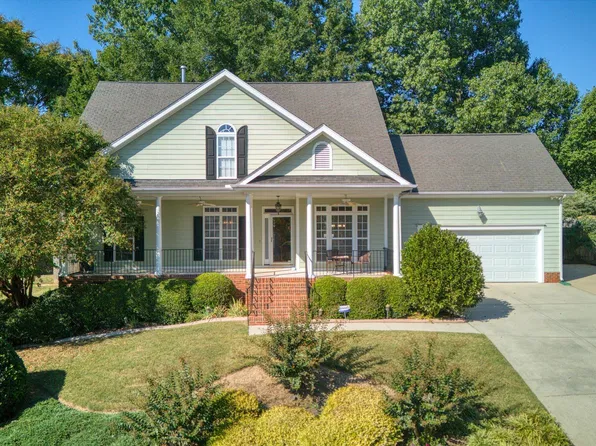 106 Roan Dr, Garner, NC 27529