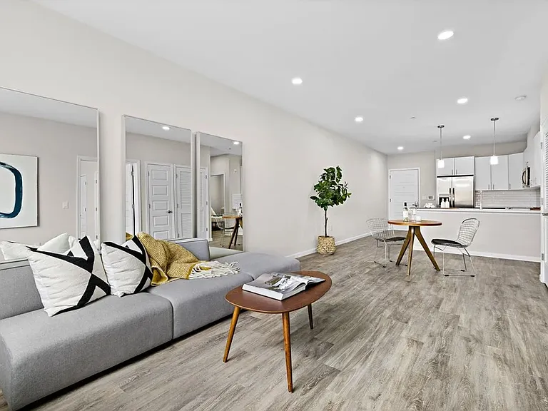 Clark street apartments — Photo 41