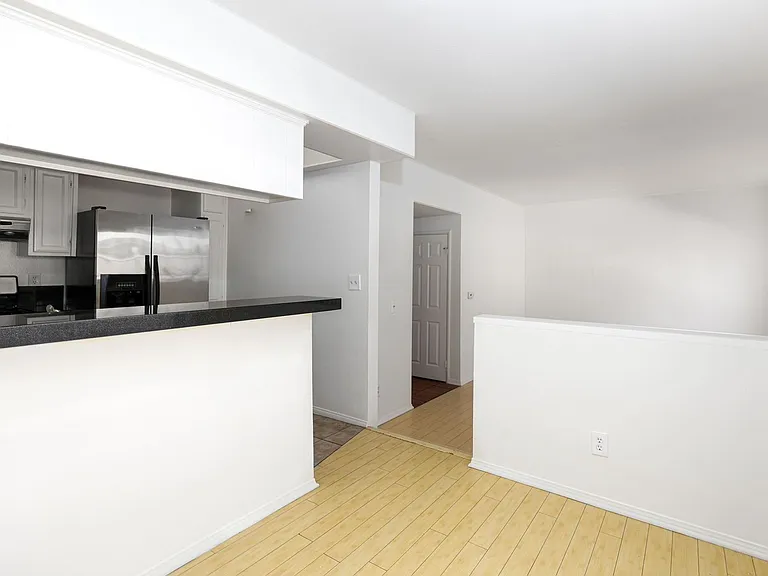 Cypress Apartments — Photo 6