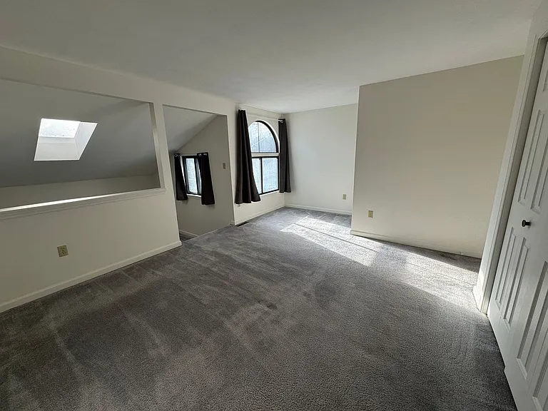323 Gillespie Ave — Photo 26