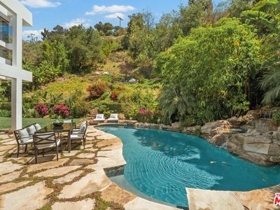 1260 N Bundy Dr, Los Angeles, CA, 90049