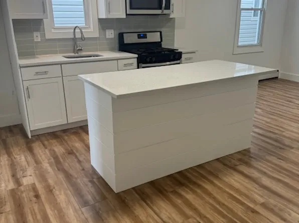 9 Maple St, Kearny, NJ