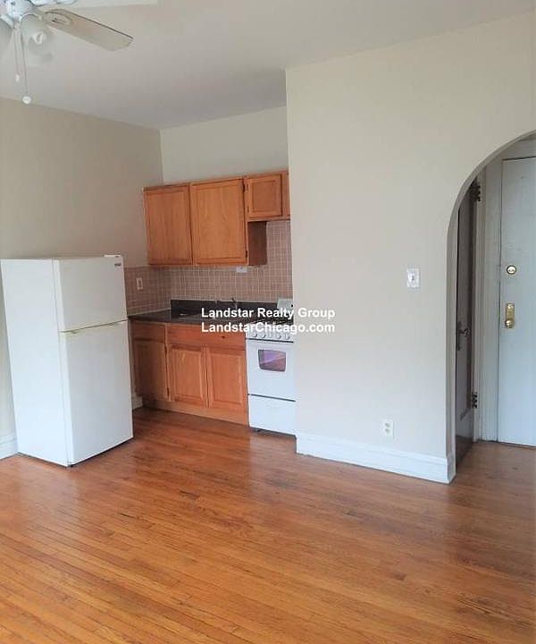 1st image of 1145 W Morse Ave APT 204