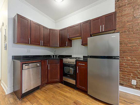 2nd image of 260 Saint James Pl APT 1B
