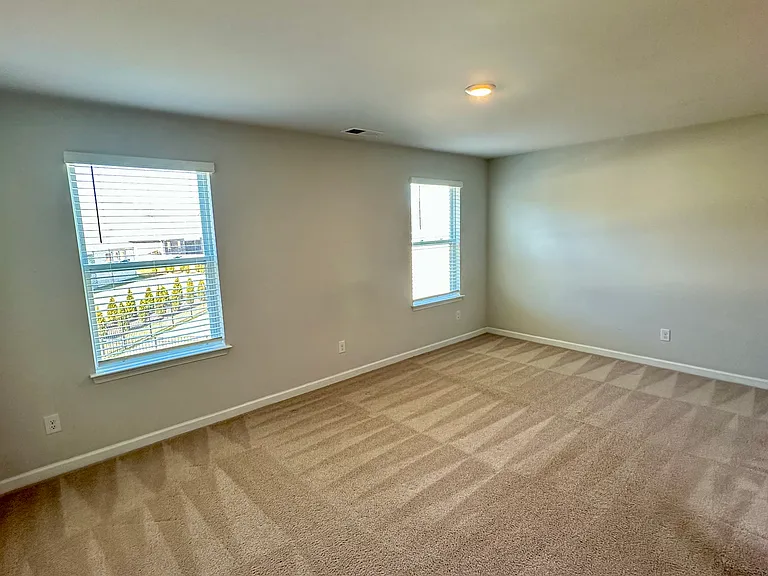 304 Greymoor Ln — Photo 18