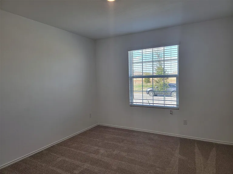 602 Arnage Dr — Photo 6