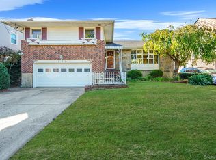 379 Roxbury Rd S, Garden City, NY 11530