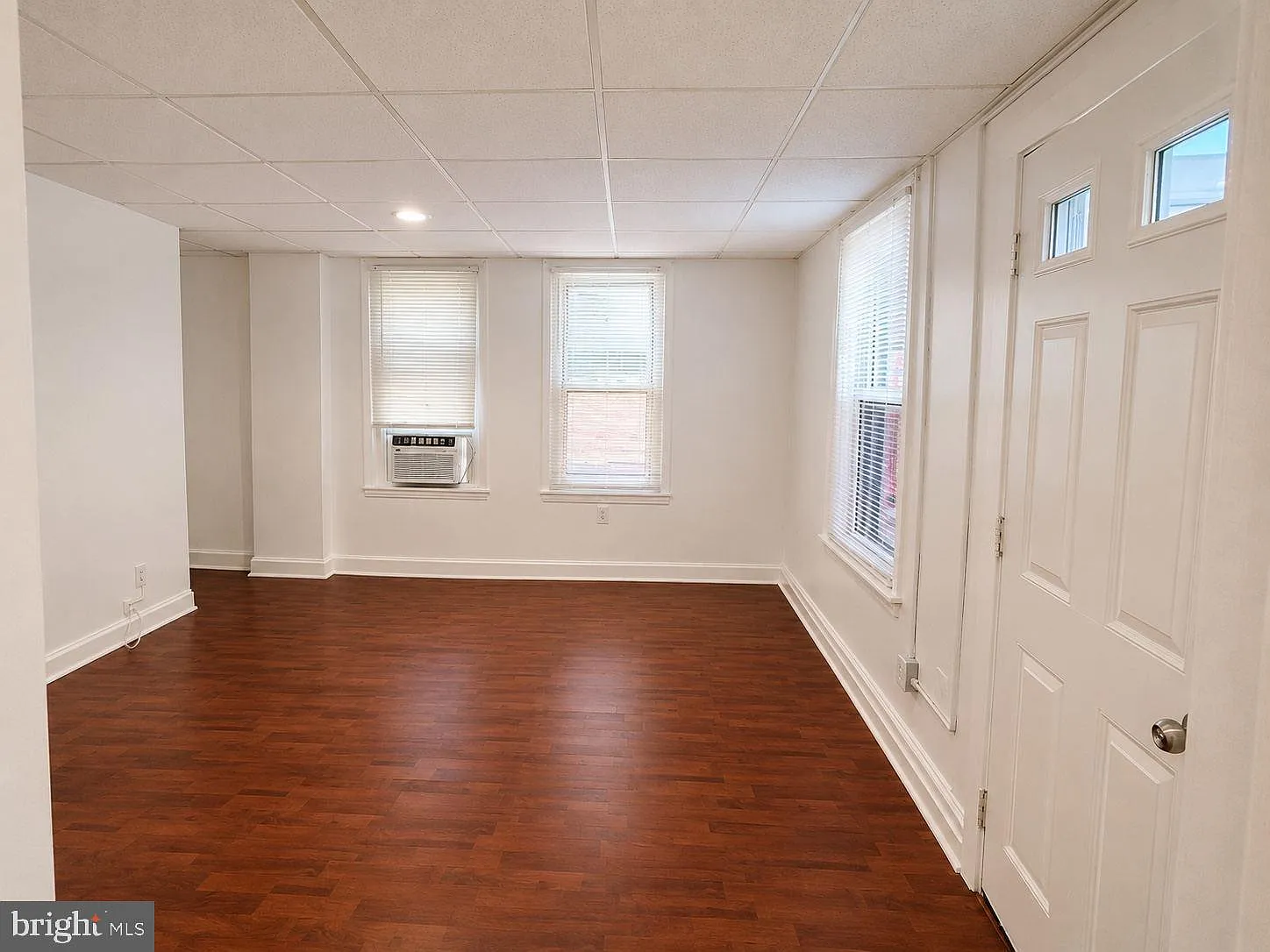 2 bed, 3215 sqft, $1,450 — Photo 2
