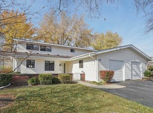 1128 Taunton Ct, Schaumburg, IL 60193