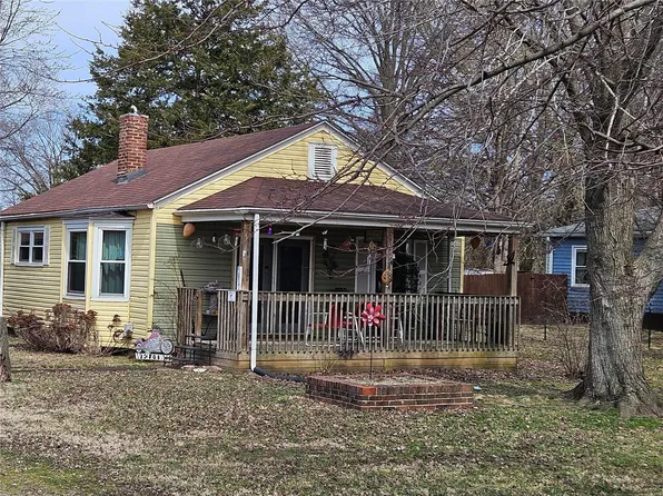 5035 Lakeview Dr, Granite City, IL 62040