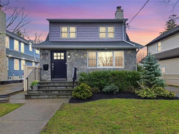 52 15 244 Street, Douglaston, NY 11362