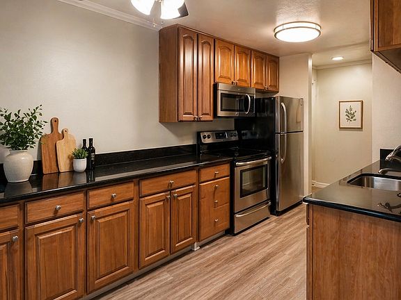 2nd image of 504 Northbank Ct APT 6