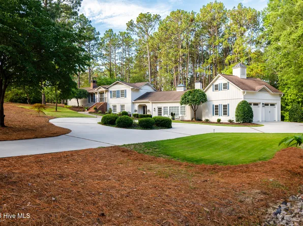 675 Lake Dornoch Drive, Pinehurst, NC 28374