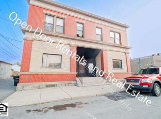 109 E King St, Garrett, IN 46738