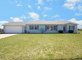 60 Roberts Ct, Coopersville, MI 49404