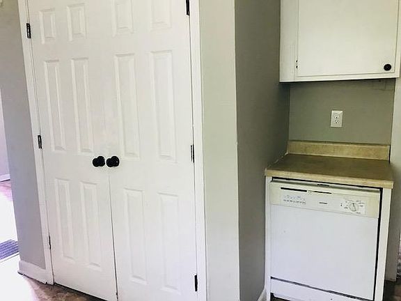 Kitchen/laundry